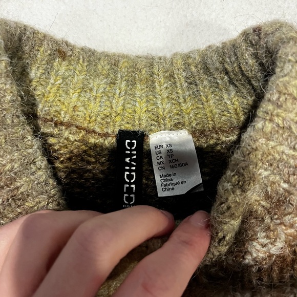 H&M Divided Brown and Green Knit Sweater - Picture 6 of 6